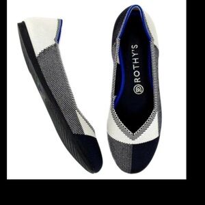 Rothys Black and White round cap toe flat SZ 7